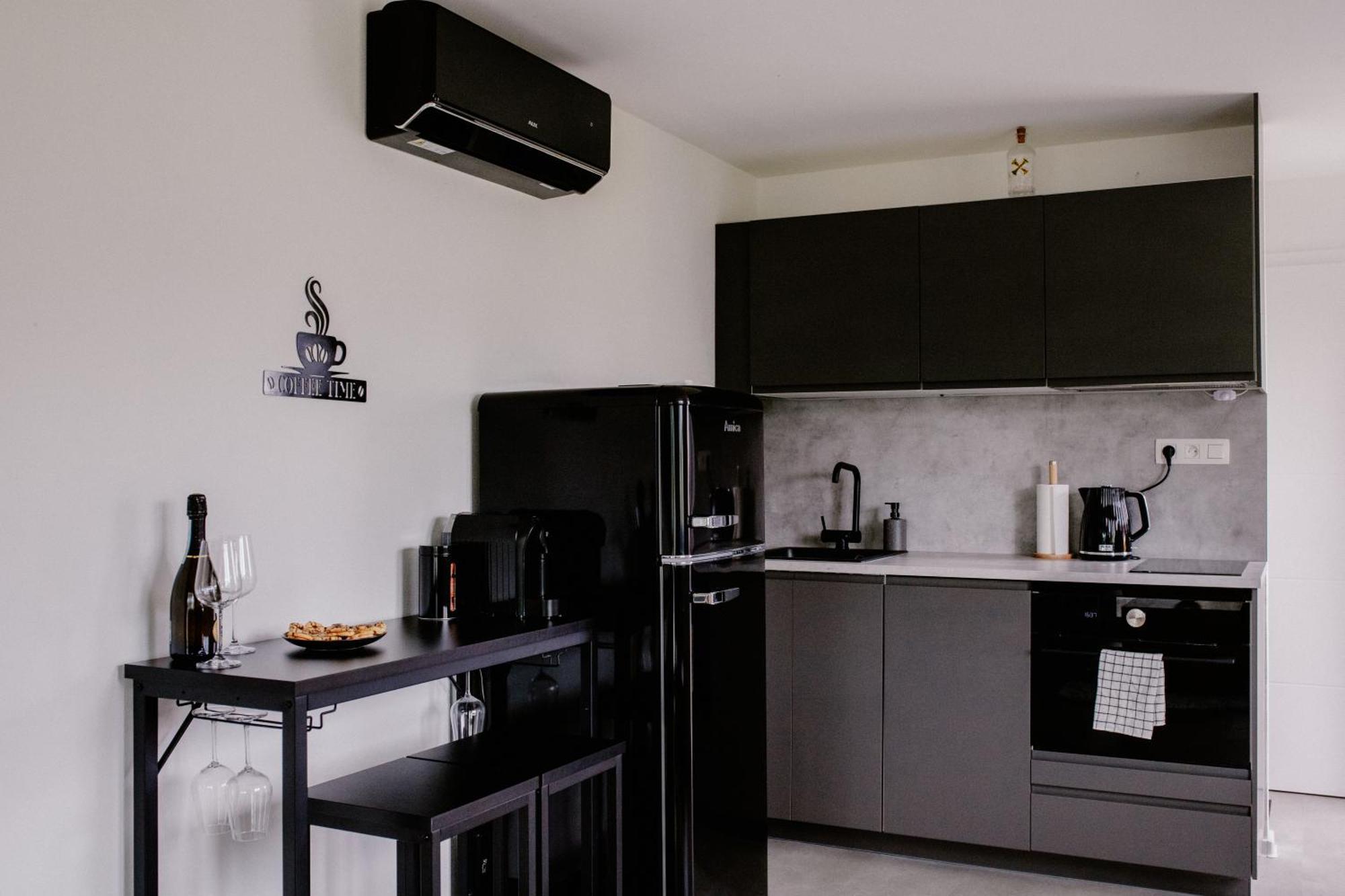Apartment Fratello Šoporňa Exteriör bild